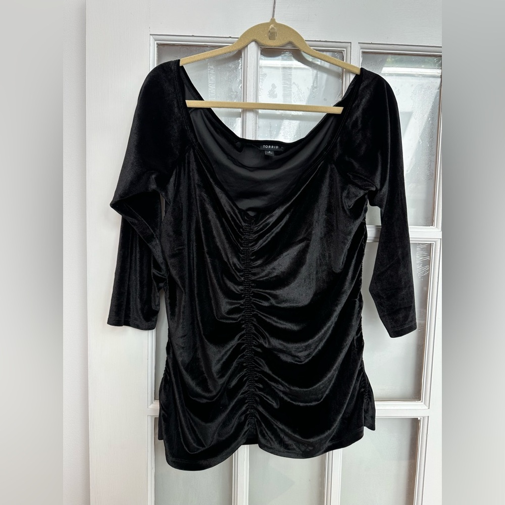 Torrid Black Stretch Velvet Shirred Front Off The Shoulder Top Plus Size 2X - Picture 4 of 11
